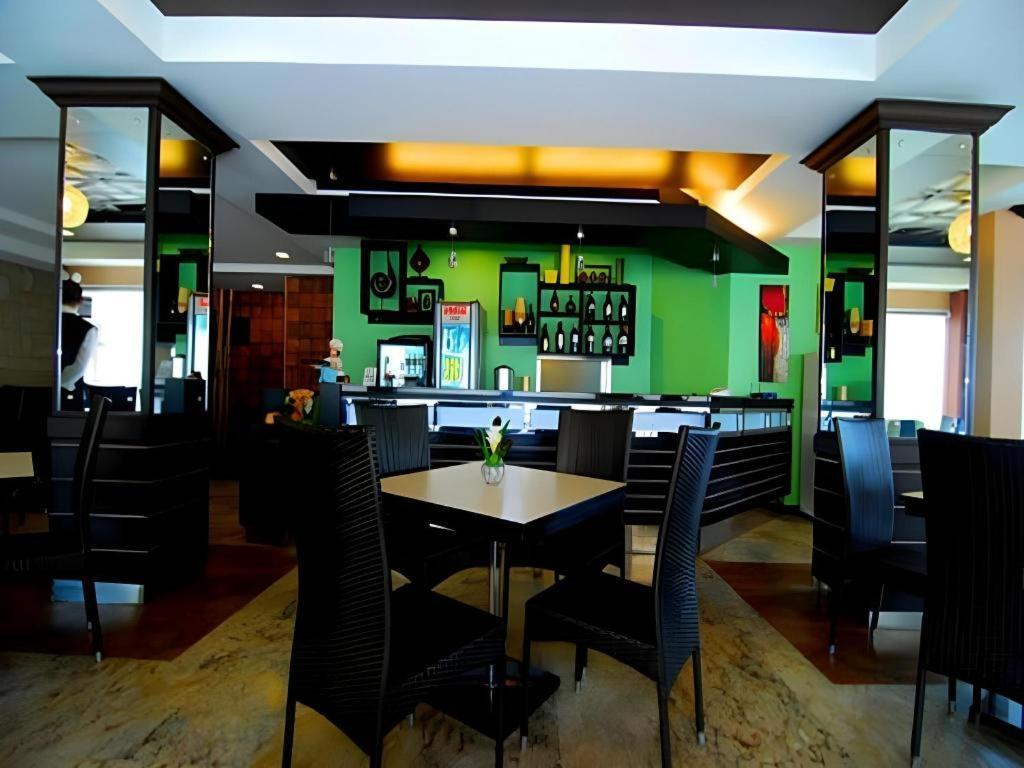 Mo2 Westown Hotel San Juan Bacolod Luaran gambar